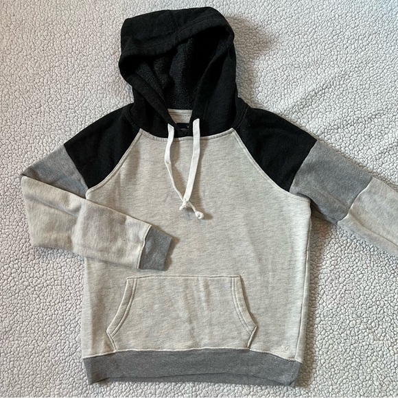 American Eagle Outfitters Tops - American Eagle Pull Over Hoodie